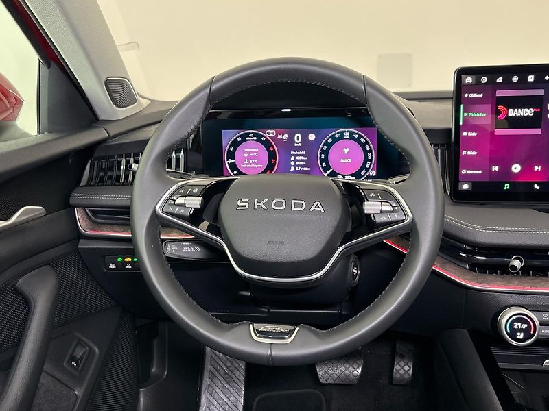 Škoda Superb L&K DSG - fotka 18 z 31