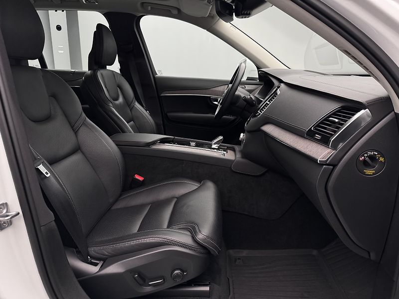 Volvo XC90 B5 AWD INSCRIPTION AUT CZ - fotka 30 z 55