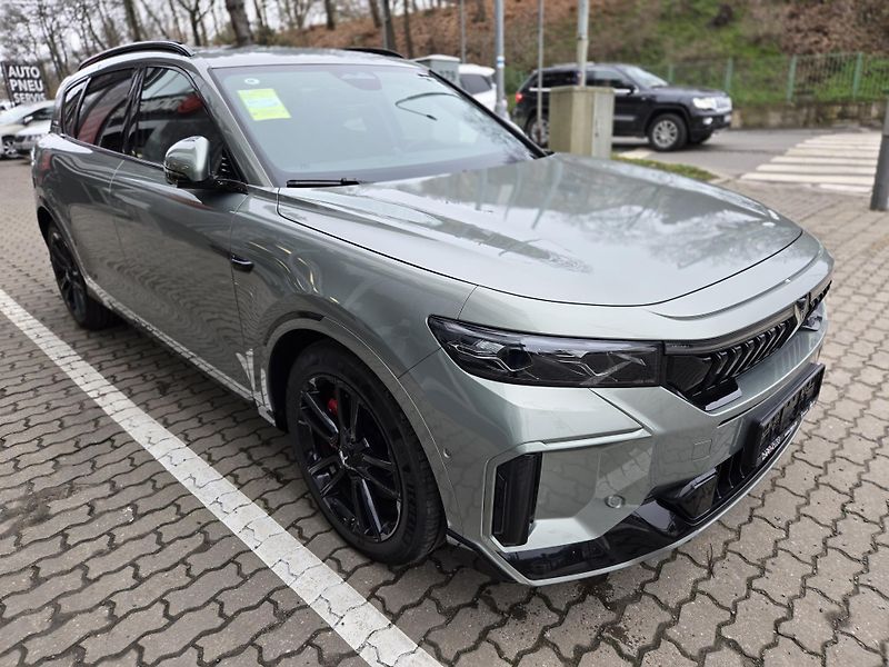 Voyah FREE 318 REV (2025) REV 318 AWD Hybrid - fotka 4 z 18
