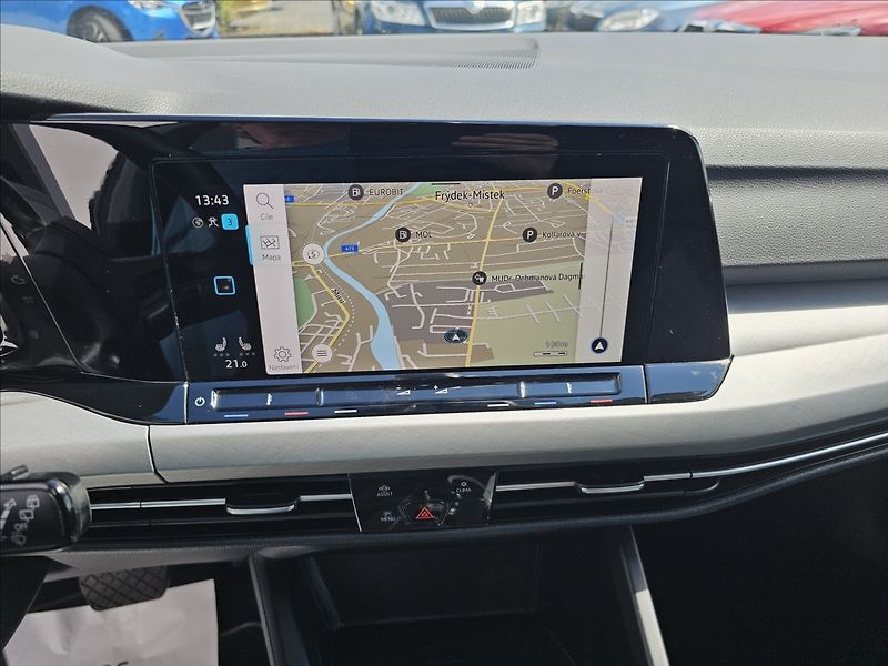 Volkswagen Golf 8 2,0TDi 110KW DSG STYLE - fotka 17 z 41