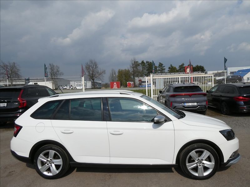 Škoda Fabia 1,2 TSi SCOUT 2x kola,1.majite - fotka 12 z 43