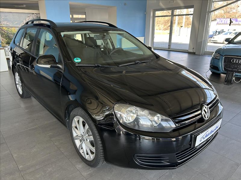 Volkswagen Golf 1,6   TDI,SERVISKA,2.MAJITEL - fotka 1 z 22