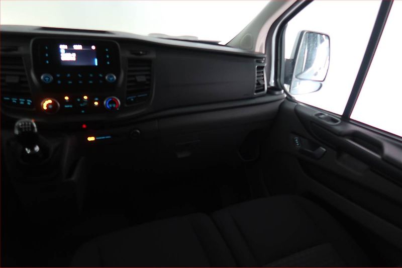 Ford Transit Custom (2020) Trend 2.0 EcoBlue, Bus, 9Míst - fotka 8 z 17