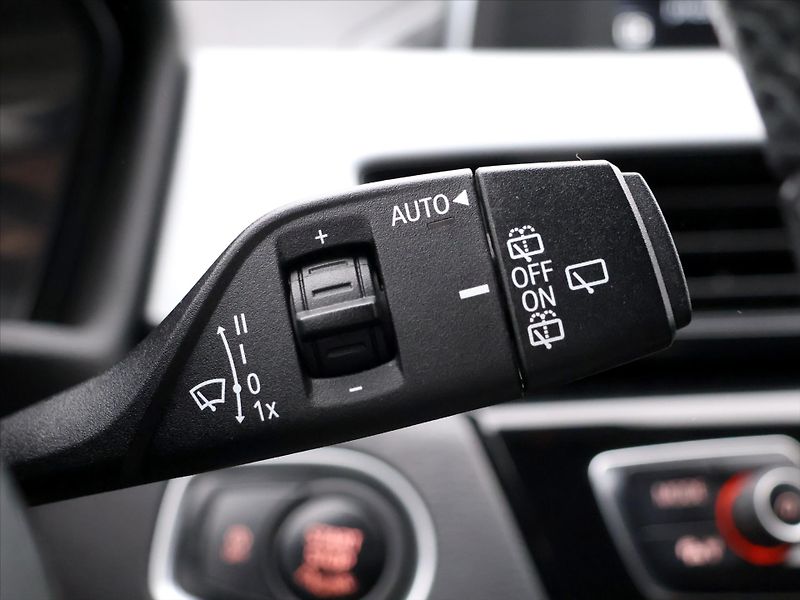 BMW X1 1,5 18i sDrive Advantage - fotka 17 z 32