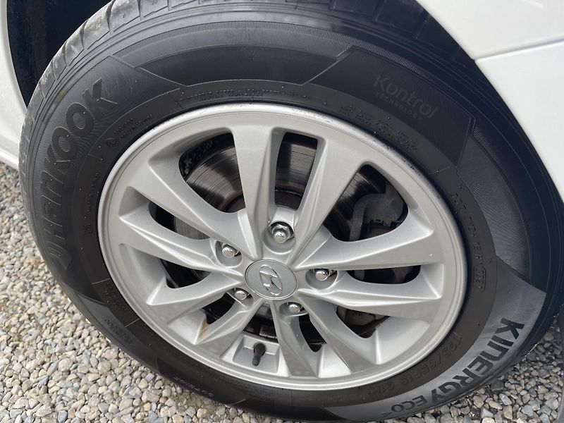 Hyundai i30 1.6d 4/2022 NEHAV-NAVI-DPH-ČR! - fotka 4 z 43