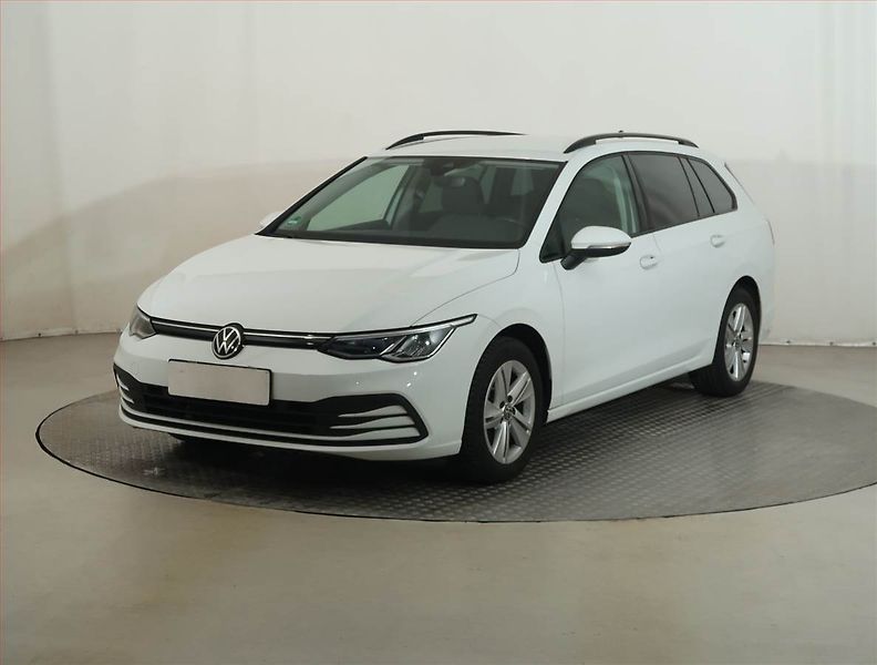 Volkswagen Golf (2021) Life 1.5 TSI, Serv.kniha - fotka 2 z 13
