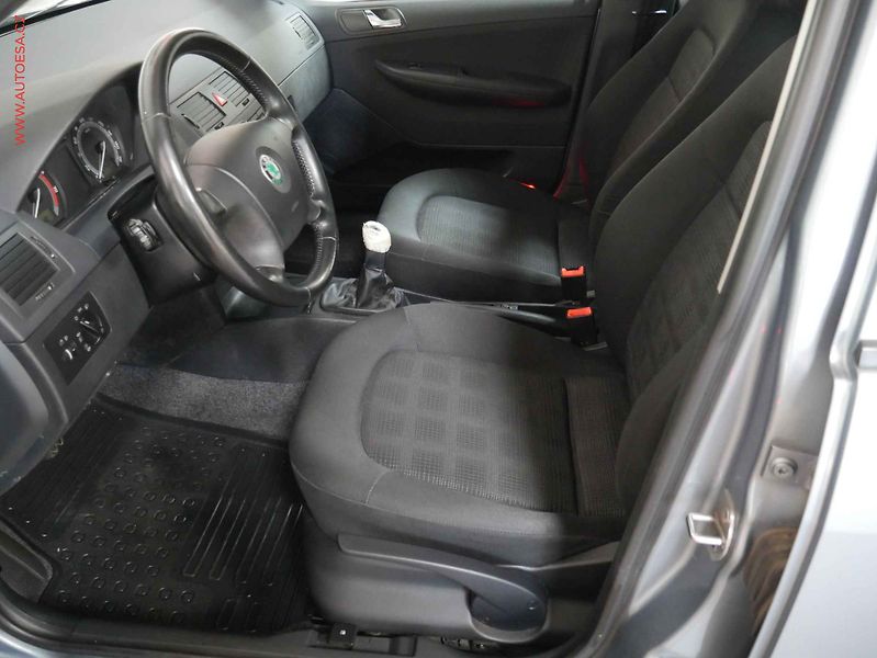 Škoda Fabia (2005) 1.2 HTP, 2.maj,ČR, AC, tažné - fotka 9 z 14