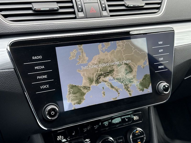 Škoda Superb (2022) 2.0 TDI Ambition - fotka 15 z 32