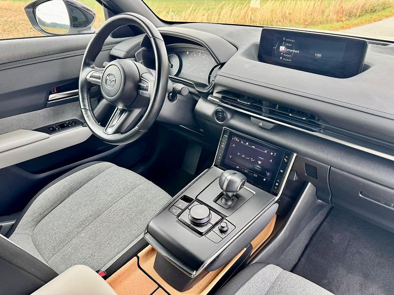 Mazda MX-30 (2020) 35,5kWh,SoH93%,HEAD-UP,KEYLESS - fotka 10 z 19