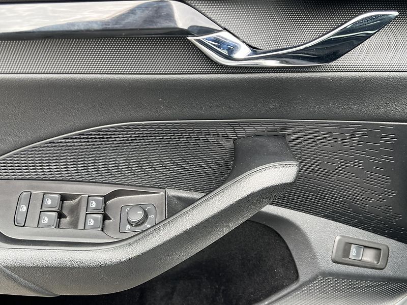 Škoda Octavia (2023) 2,0TDi 110kW SPORTLINE DSG - fotka 24 z 37