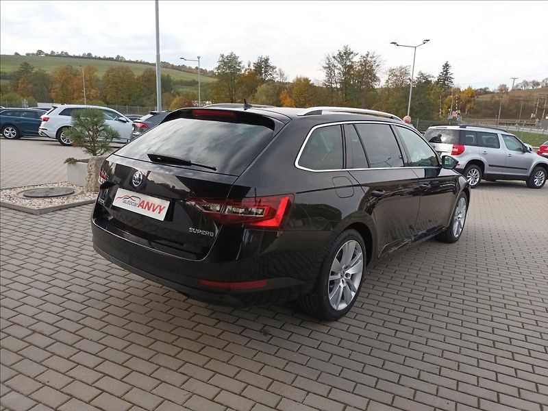 Škoda Superb 2,0 TDI,110KW,NAVI,VÝHŘEV, - fotka 5 z 41