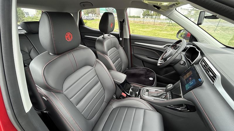 MG ZS (2025) 1.0 T-GDI AUT Exclusive  - fotka 19 z 20