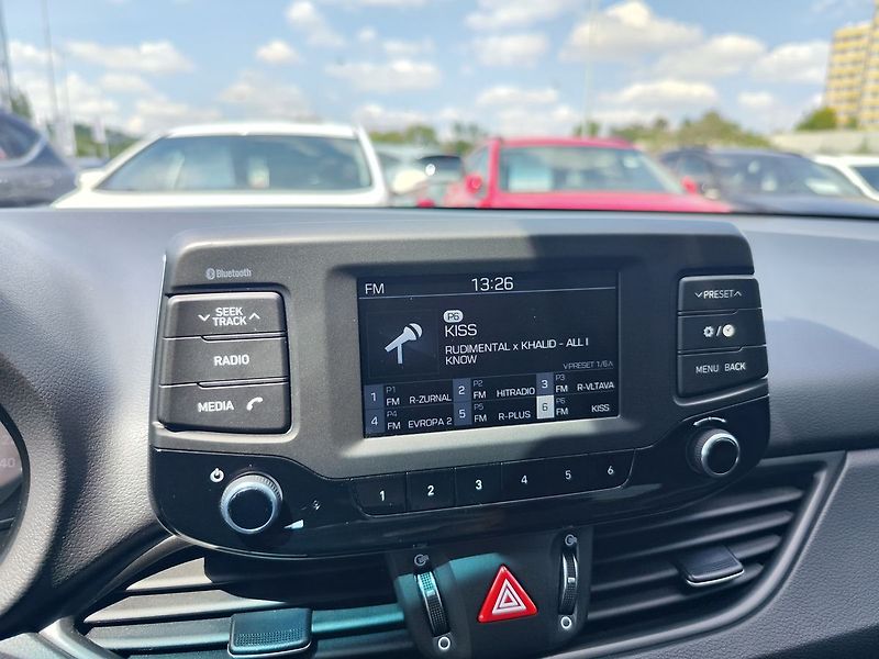 Hyundai i30 1.0 T-GDI/88kW Trikolor komfor - fotka 14 z 28