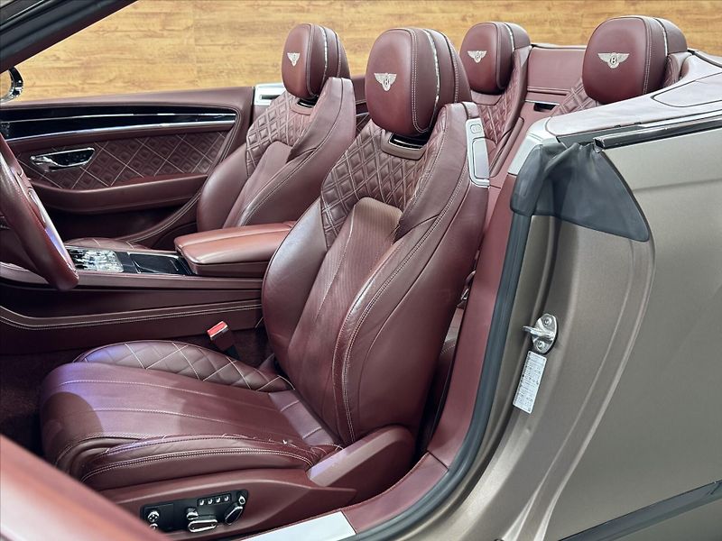 Bentley Continental GTC V12 FIRST EDITION NAIM - fotka 11 z 27