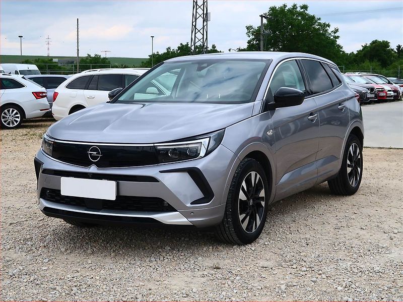 Opel Grandland X (2022) Edition Business 1.2 Turbo - fotka 2 z 17
