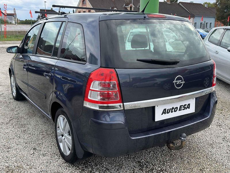 Opel Zafira (2009) 1.6i, AC, tažné - fotka 6 z 18