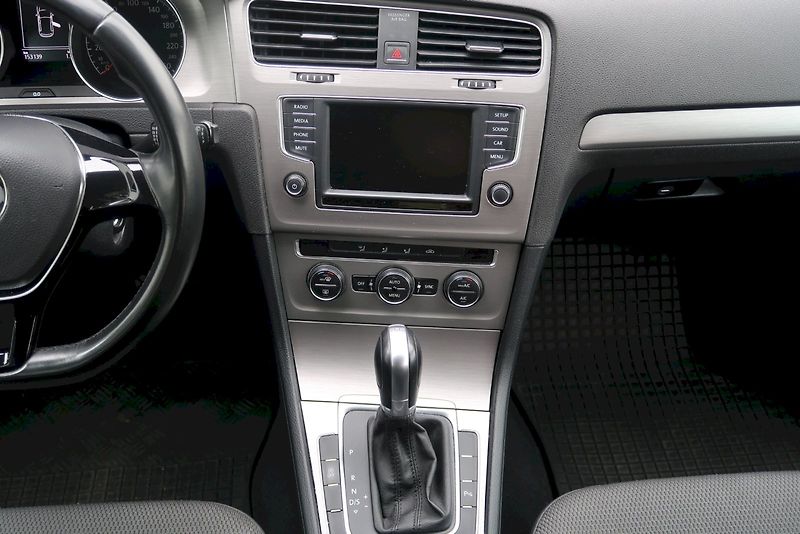 Volkswagen Golf (2016) COMFORTLINE 1,2 TSI 81 kW DSG - fotka 21 z 29