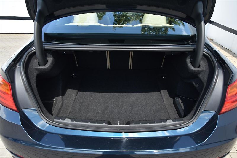 BMW Řada 4 428i 180kW SERVISNÍ KNIHA ČR - fotka 12 z 25