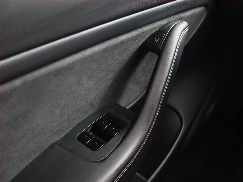 Tesla Model 3 (2020) Long Range 4WD 74kWh, SoH 90% - fotka 16 z 22