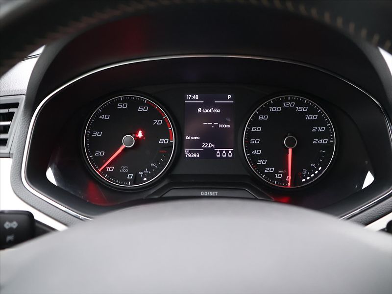 Seat Arona 1,0 TSI DSG CZ Xcellence 1.Maj - fotka 16 z 27