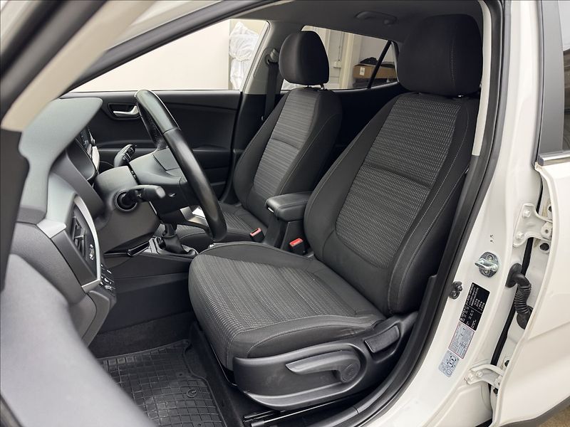 Kia Stonic 1,4 i SERVIS KAMERA 2X KOLA ČR - fotka 27 z 37