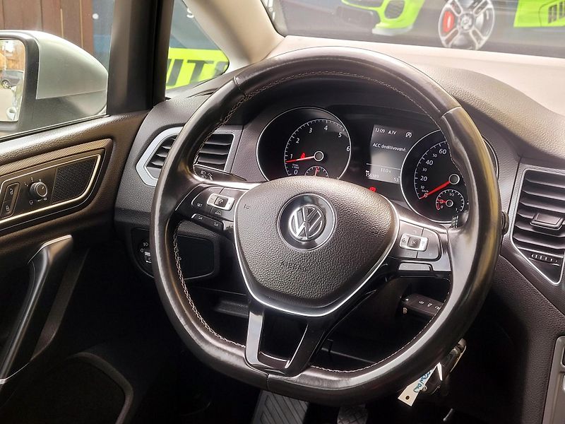 Volkswagen Golf Sportsvan TSi LOUNGE *SERV.KN. WEBASTO - fotka 33 z 69