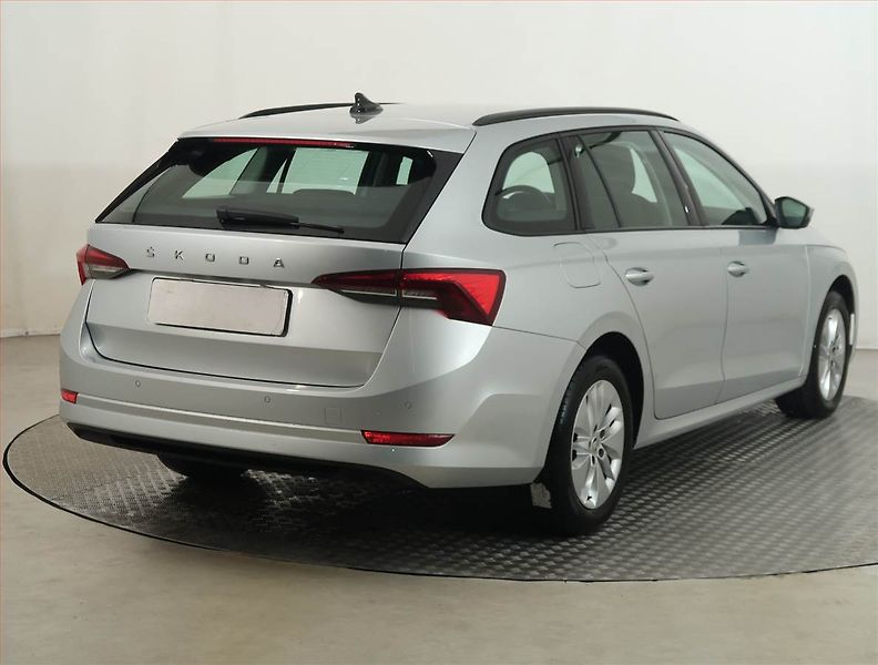 Škoda Octavia (2023) Ambition 2.0 TDI, ČR,1.maj - fotka 5 z 18