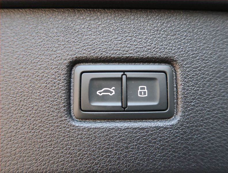 Audi Q7 (2023) 60 TFSI e - fotka 24 z 26