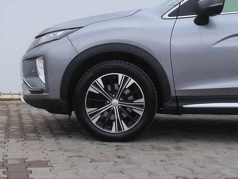 Mitsubishi Eclipse Cross (2018) 1.5 T-MIVEC, 4X4, Automat - fotka 15 z 18