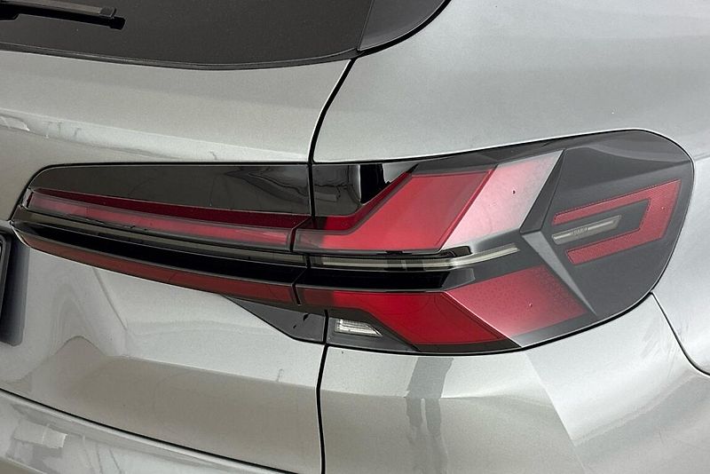 BMW X5 xDrive30d - fotka 5 z 28