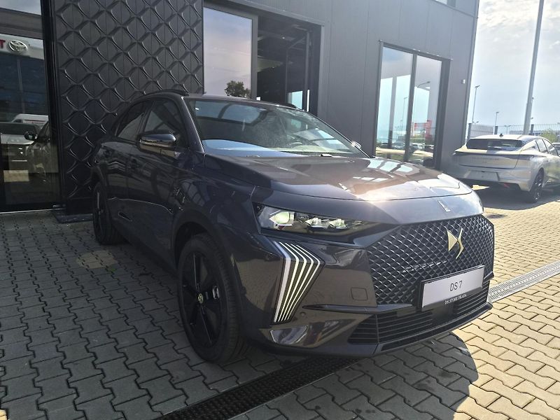 DS Automobiles DS7 (2026) PERFORMANCE LINE 1.5 BlueHDi - fotka 18 z 26