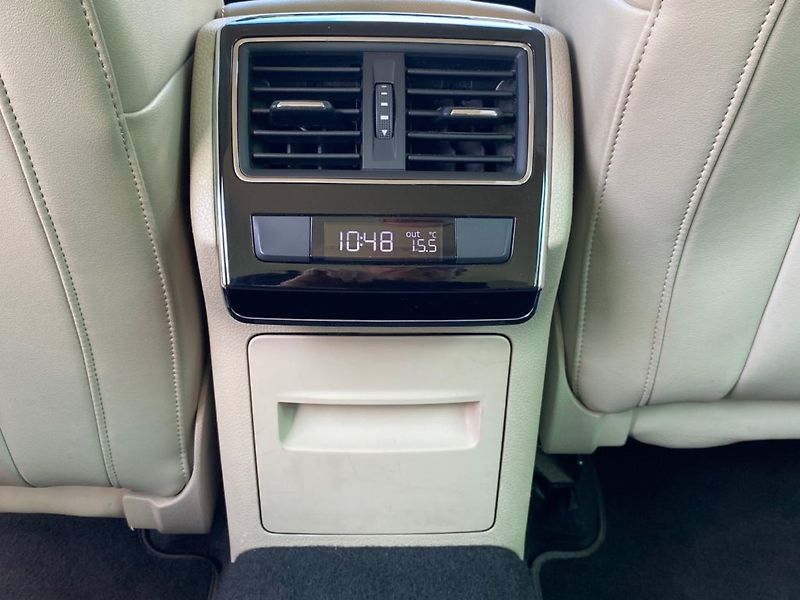 Škoda Superb (2016) 2,0 (110kW) NM Aut. - fotka 28 z 30
