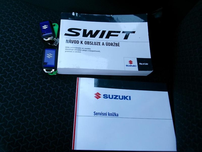 Suzuki Swift (2022) 1.2 ELEGANCE  4 X 4 KOUPENO ČR - fotka 15 z 17