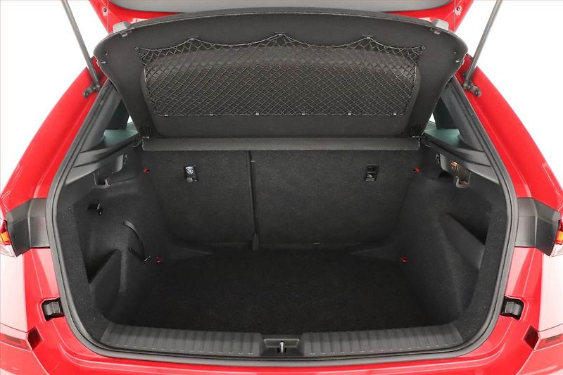 Škoda Kamiq (2025) 1.0 TSI, MONTE CARLO, AUTOMAT - fotka 11 z 21
