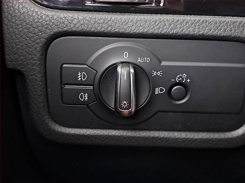 Volkswagen Touareg (2013) 4.2 V8 TDi, 4X4, Automat - fotka 19 z 23