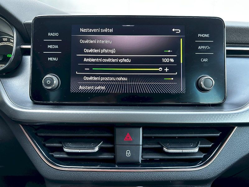 Škoda Scala (2023) 1.0 TSI 81kW DSG Style - fotka 17 z 35