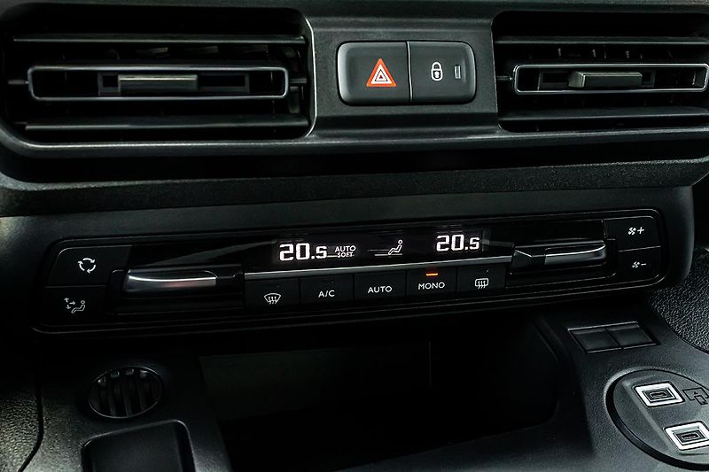 Peugeot Rifter (2026) 1,5 LONG GT 7 míst 130k EAT8 - fotka 21 z 24