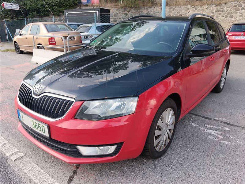 Škoda Octavia 2,0 TDi kombi  Ambition - fotka 3 z 20