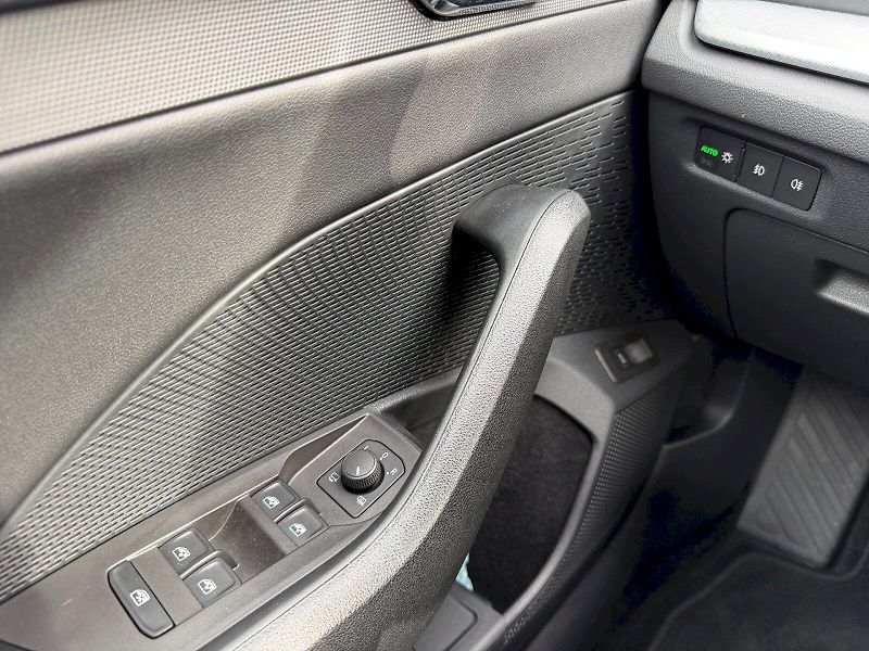 Škoda Octavia (2023) Combi 2.0 TDI 110kW DSG Tour - fotka 10 z 35