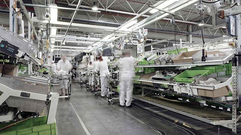Kontrola je částečně automatická, do testování se však zapojují i lídé