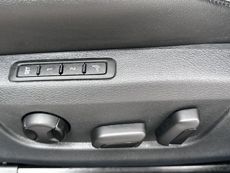 Škoda Superb 2.0TDi L&K 4x4 DSG Blue Ocean - fotka 2 z 27