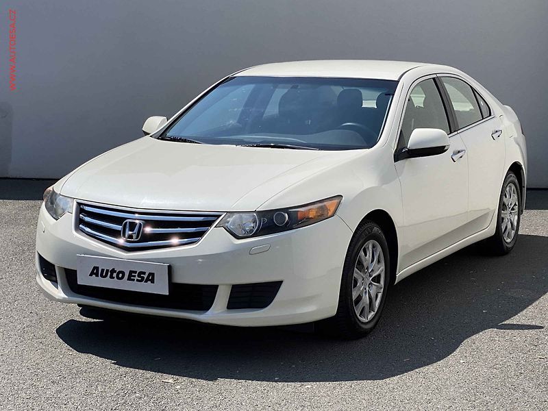 Honda Accord (2010) 2.0 i-VTEC, Comfort, výhřev - fotka 3 z 16
