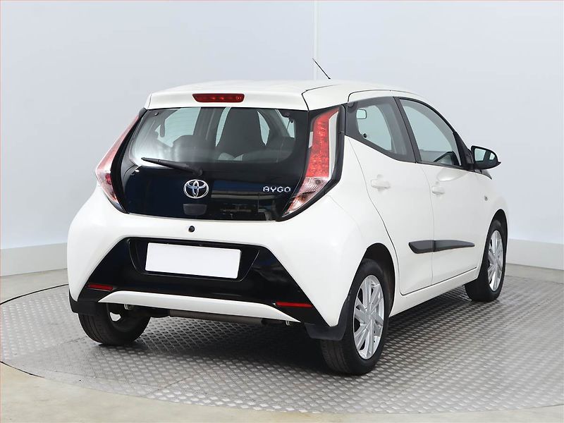 Toyota Aygo (2017) 1.0 VVT-i, Automat, ČR,1.maj - fotka 5 z 13