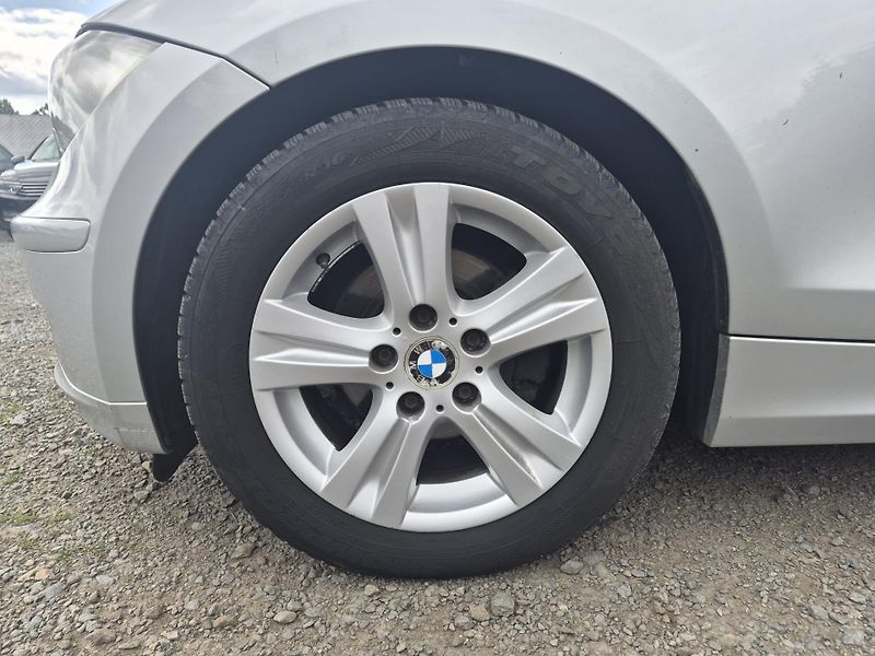 BMW Řada 1 116i, 90 kW, ALU - fotka 19 z 35
