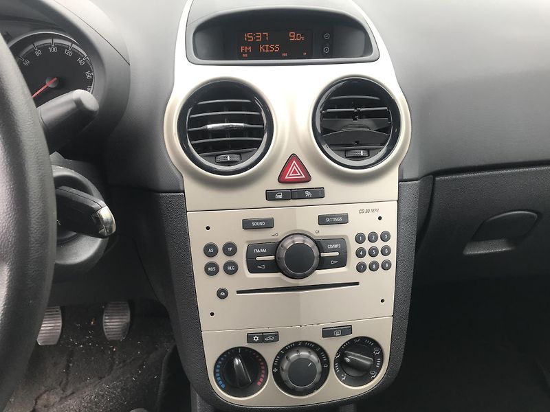 Opel Corsa 1.0i 44 KW KLIMA,SERV,MAN,ISOF - fotka 13 z 15