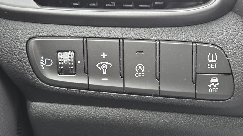 Hyundai i30 (2023) 1.5T-GDI 117 kW, Smart CZ DPH - fotka 21 z 30