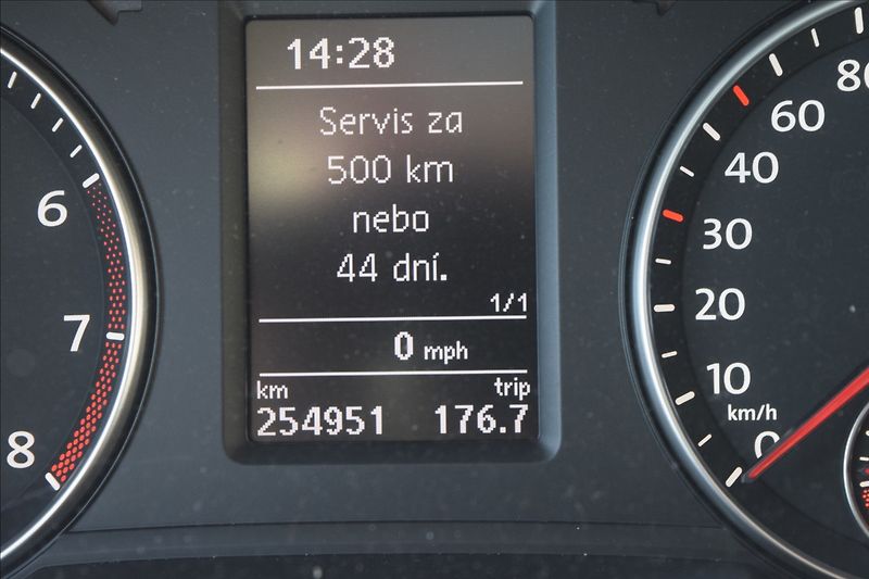 Seat Alhambra 1,4 TSi 110KW KLIMA NOVÁ NÁPLŇ - fotka 35 z 48