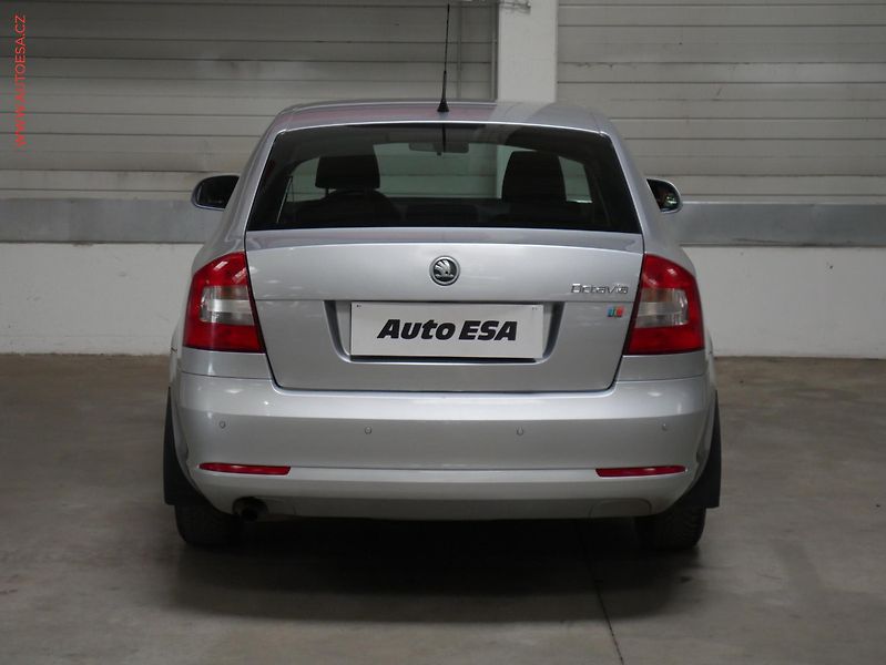 Škoda Octavia (2010) 1.2TSI, ČR, AC, STK11/27 - fotka 5 z 14