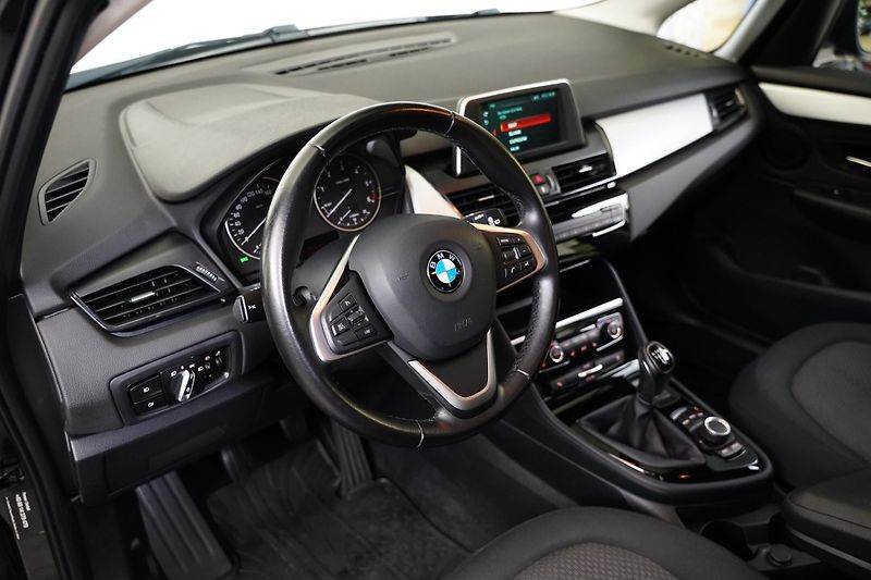 BMW Řada 2 - fotka 13 z 26