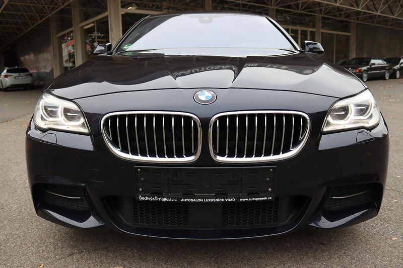 BMW Řada 5 - fotka 4 z 61
